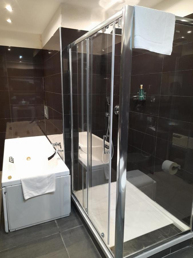 Mayfair Lifestyle Suites By Babylon Stay Napoli Eksteriør billede