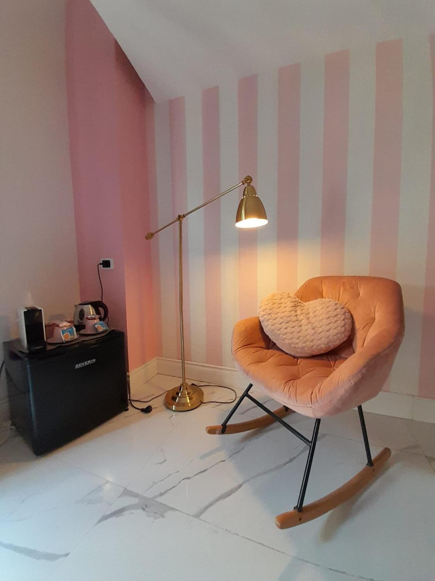 Mayfair Lifestyle Suites By Babylon Stay Napoli Eksteriør billede