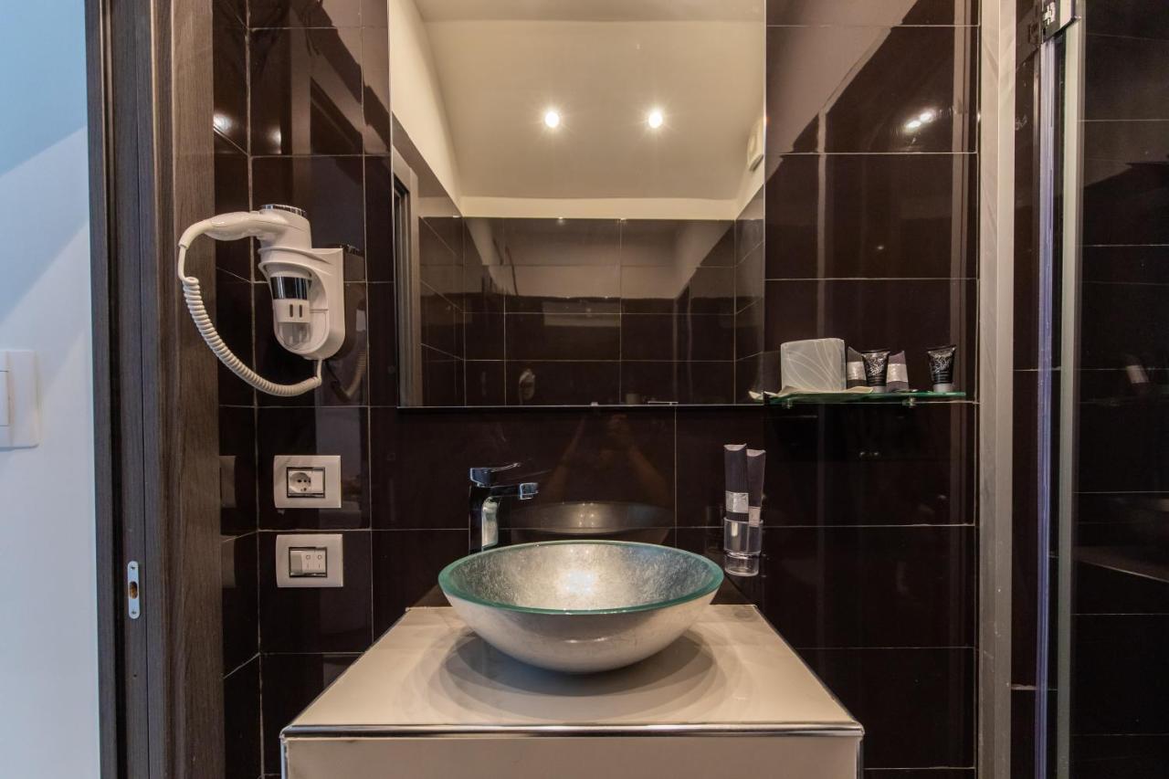 Mayfair Lifestyle Suites By Babylon Stay Napoli Eksteriør billede